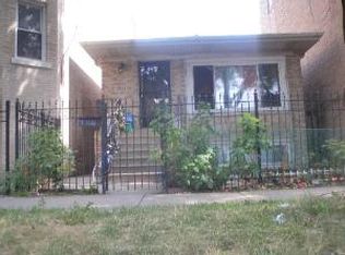 2922 W Nelson St, Chicago, IL 60618