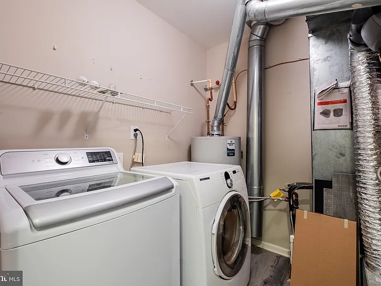 3906 Grenwich Ln — Photo 28