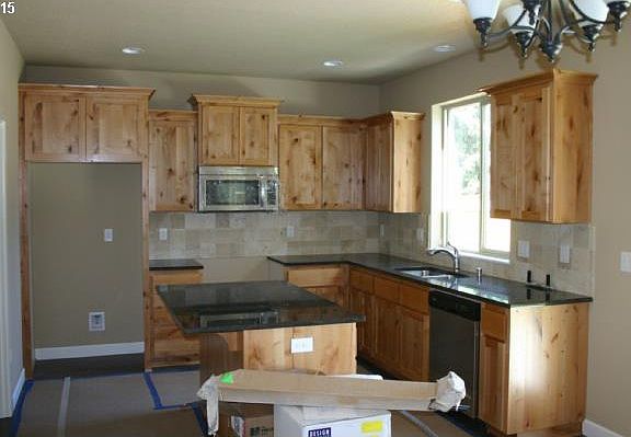 2nd image of 13230 NE 51st St