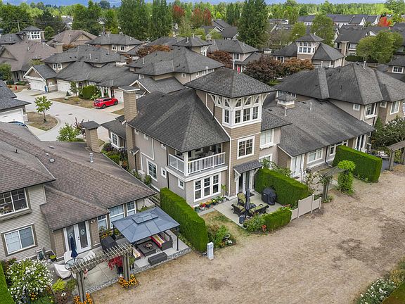 3rd image of 19452 Fraser Way #28