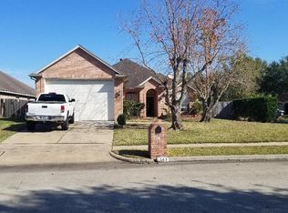 543 Jays Ln, Stafford, TX 77477