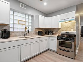 7108 S Emerald Ave, Chicago, IL
