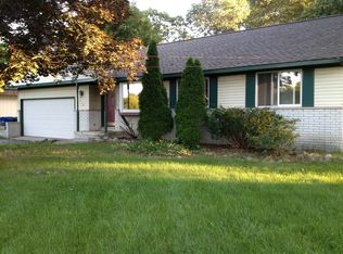 310 Union Lake Rd, White Lake, MI 48386