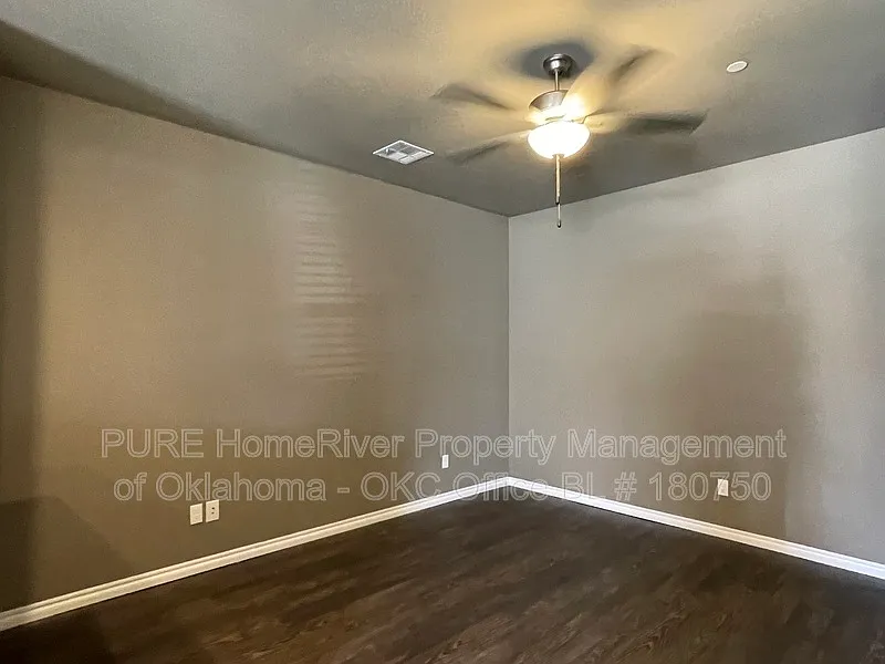 2 bed, 1.0 bath, 829 sqft, $1,150 — Photo 3