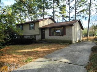 181 W Canterbury Dr, Jonesboro, GA 30238