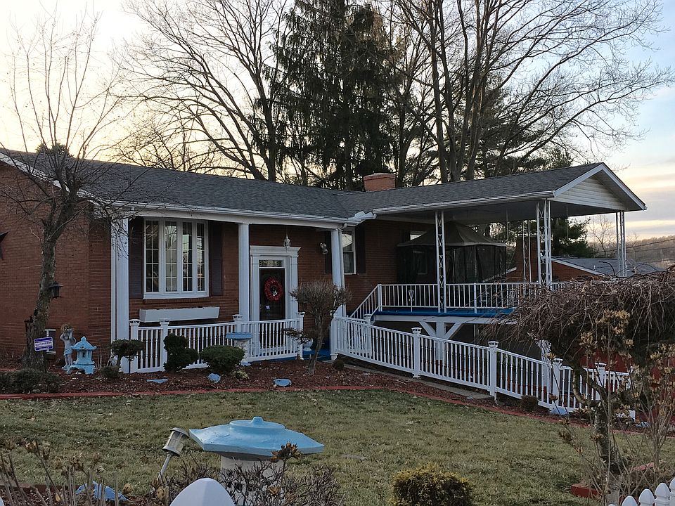 Split level home New roof!