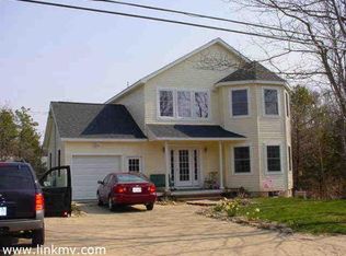 15 Lagoon Rd, Oak Bluffs, MA 02557