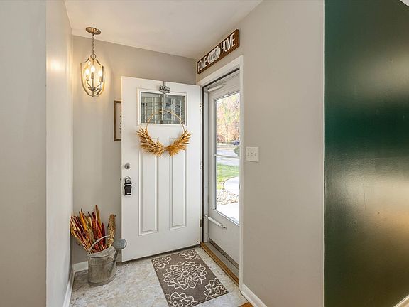 5th image of 7026 Castle Manor Dr