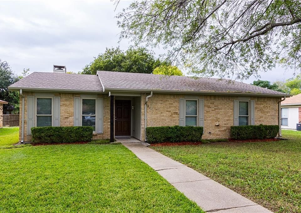 1st image of 921 Navasota Dr