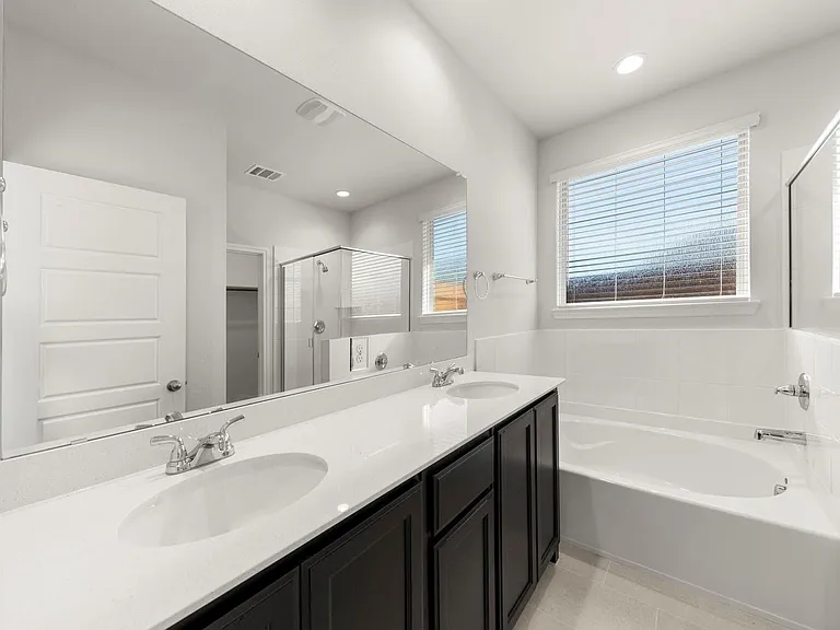 1713 Meadow Crest Dr — Photo 17
