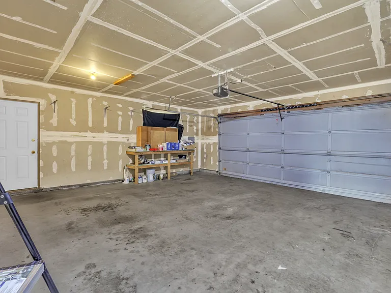 701 21st St SE — Photo 34