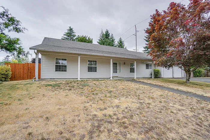 3 bed, 2.0 bath, 1576 sqft, $2,495 — Photo 3