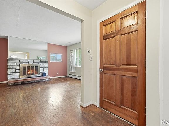 4th image of 1329 Coburg Lands Dr
