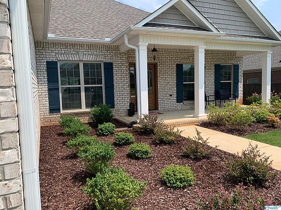 4th image of 2049 Edinburgh Dr