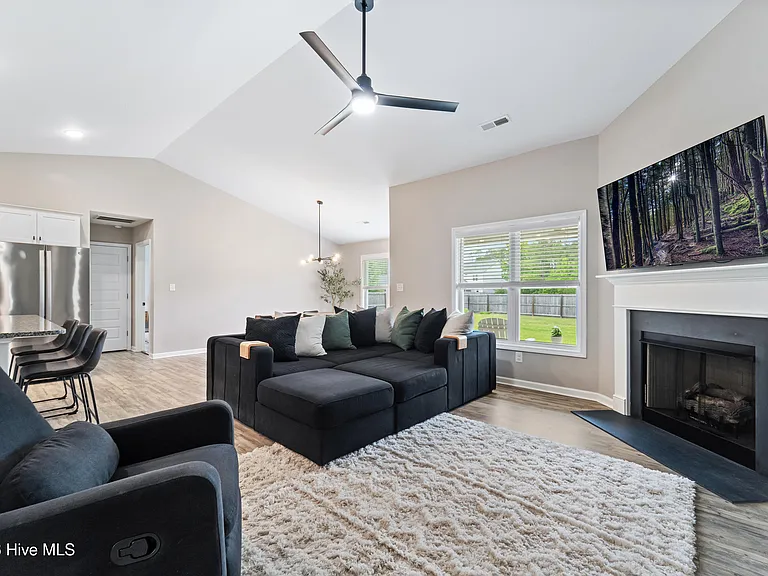 242 Legacy Ln — Photo 11