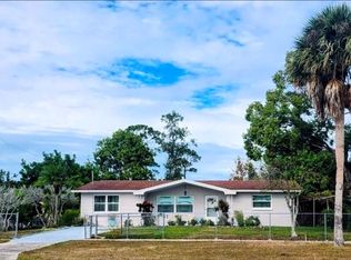 1010 Gulf Rd, Tarpon Springs, FL 34689