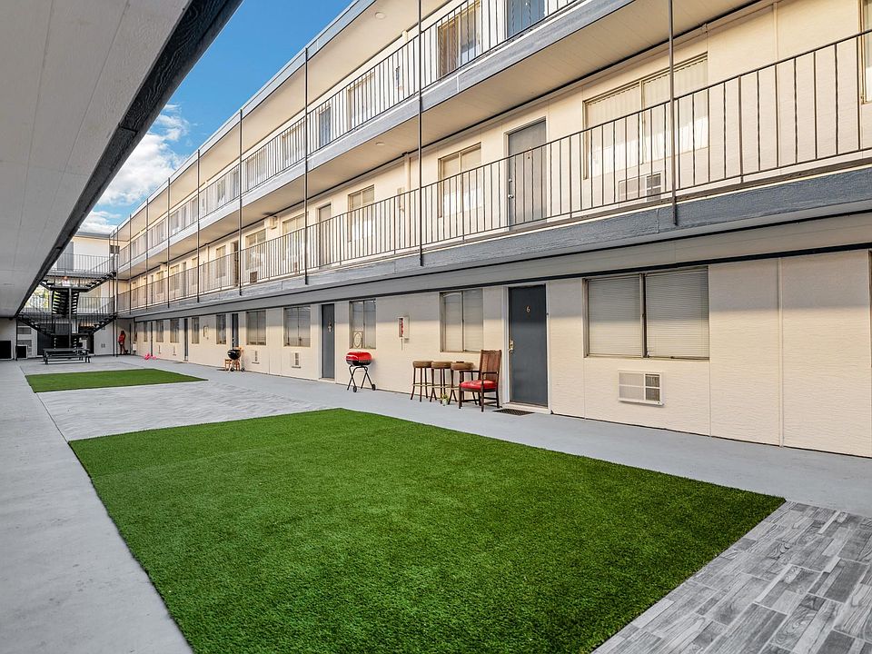 Courtyard on Willamette Apartments 2625 E Willamette Ave Colorado