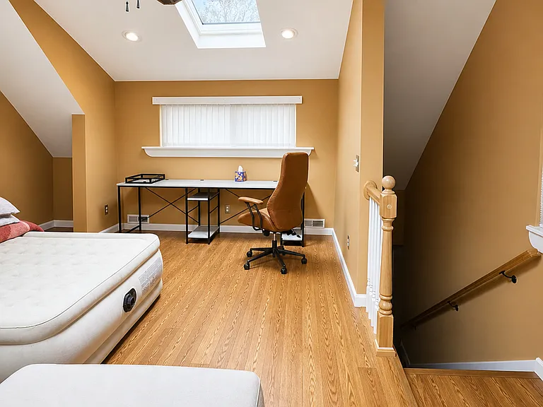 1208 Emmons Ave — Photo 19