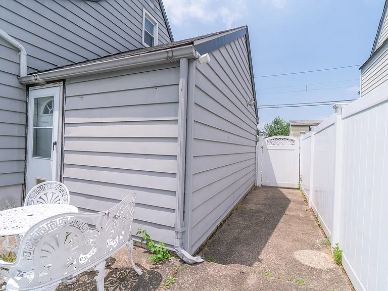 1129 Jefferson Ave — Photo 27