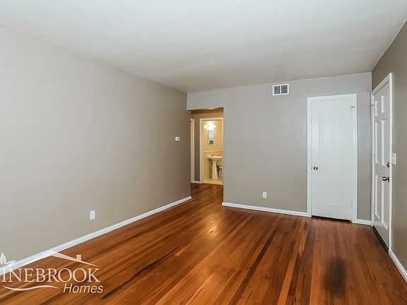 3rd image of 6832 Somerset Dr