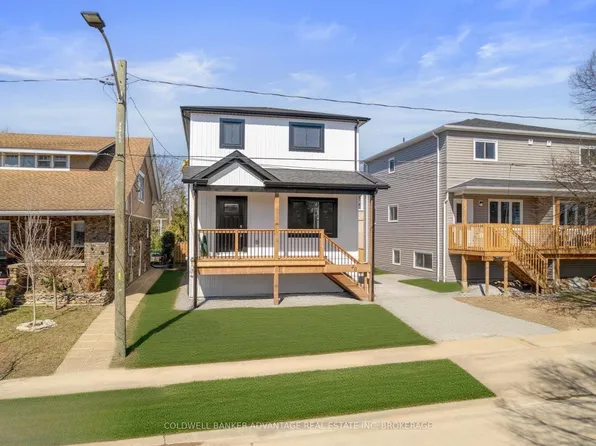 40 McMaster Ave, Welland, ON L3B 3S8