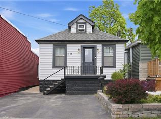 141 McAnulty Blvd, Hamilton, ON L8H 3H6