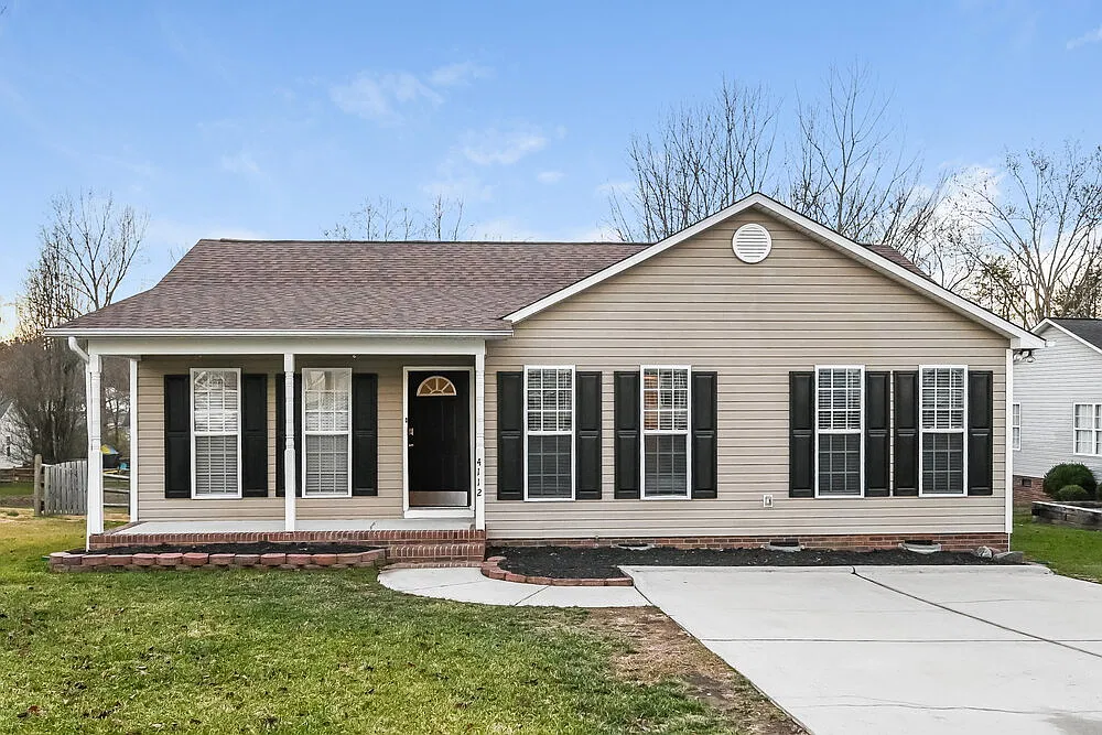 3 bed, 2.0 bath, 1182 sqft, $1,910 — Photo 1