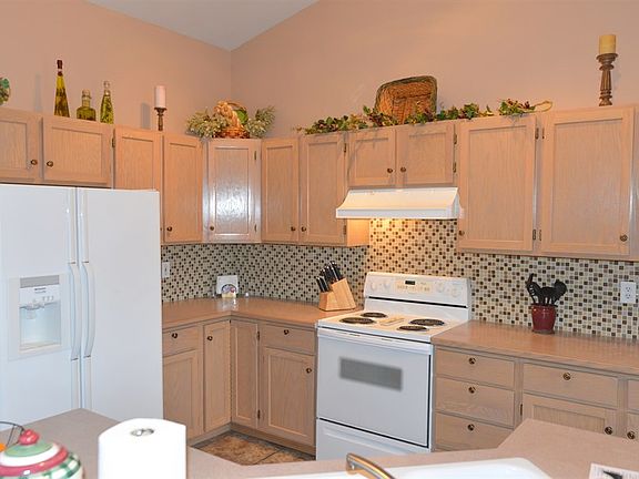 5th image of 1719 N Harmony Ln