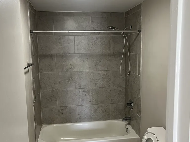 772 Mead St — Photo 4