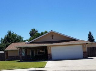 625 Camelot Way, Porterville, CA 93257