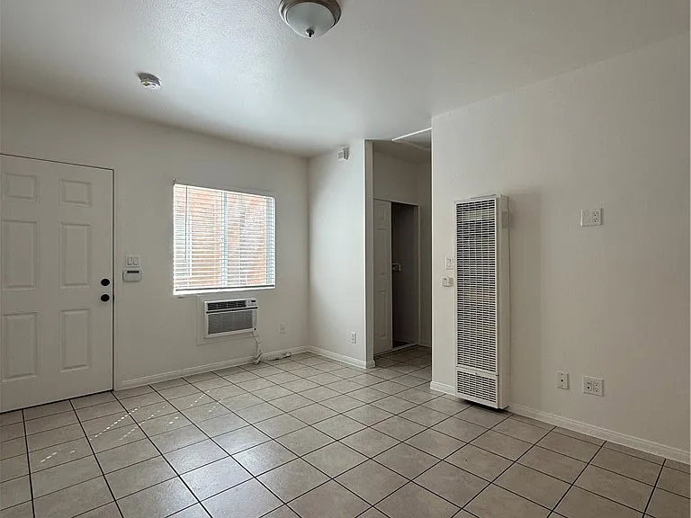 1623 Sherman Pl #5 — Photo 2