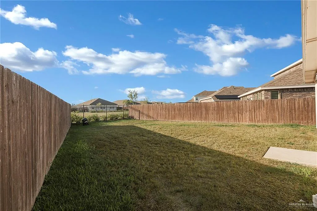 3 bed, 2.5 bath, 1866 sqft, $2,775 — Photo 3