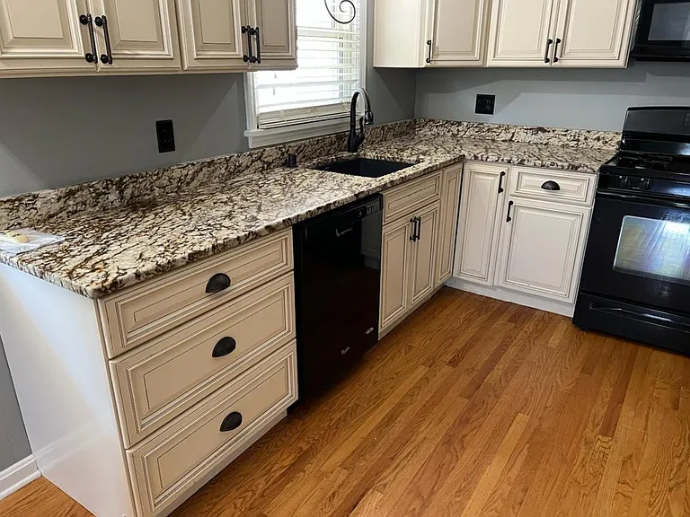 1502 Lynn Way — Photo 13