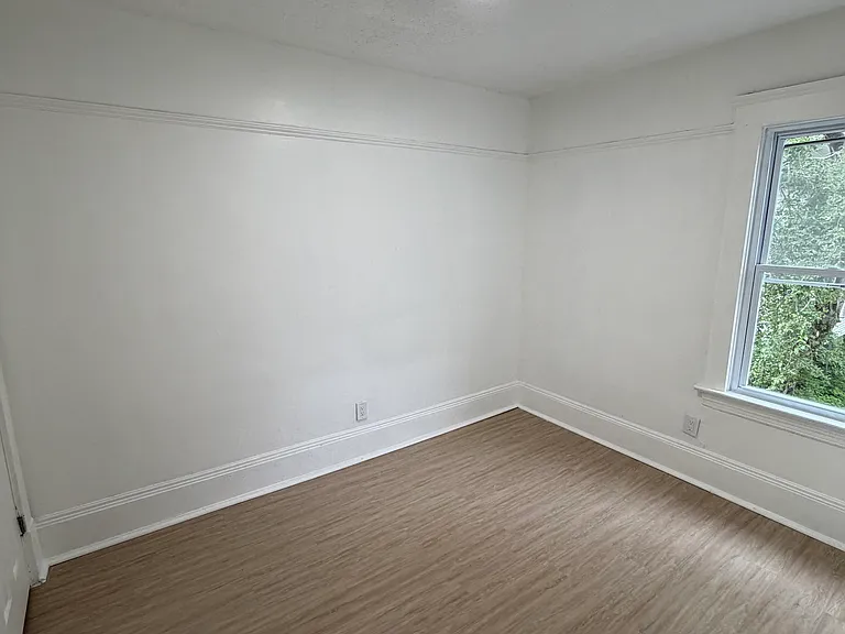 1139 E 74th St #1137 — Photo 3