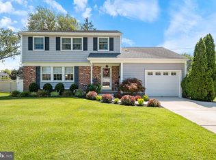 13 Champlain Rd, Marlton, NJ 08053