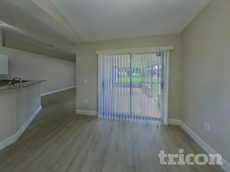 906 Dartmouth Ct — Photo 3