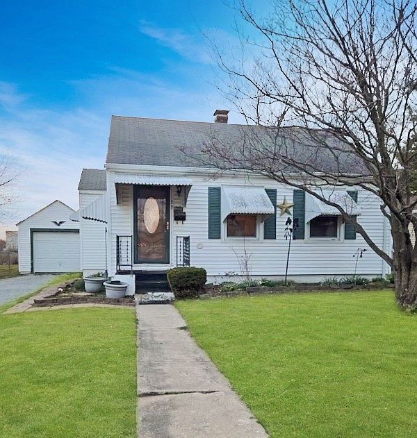 1st image of 32 Westwood