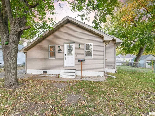 1222 Sommerset St, Pekin, IL 61554