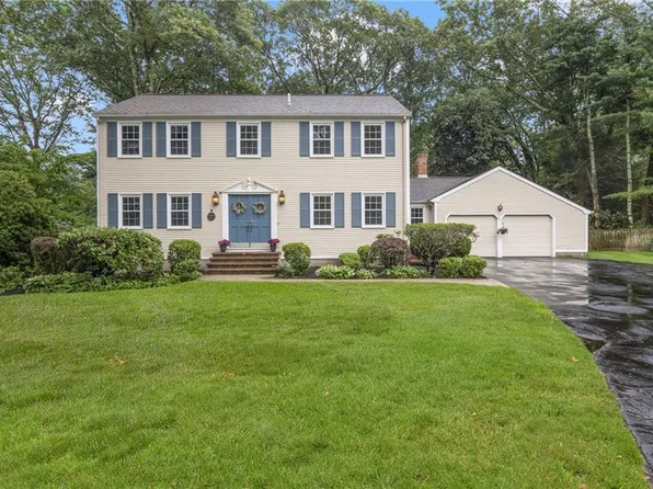 475 Red Chimney Dr, Warwick, RI 02886