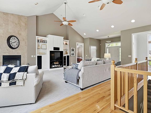 2nd image of 2029 W Springbrook Trl