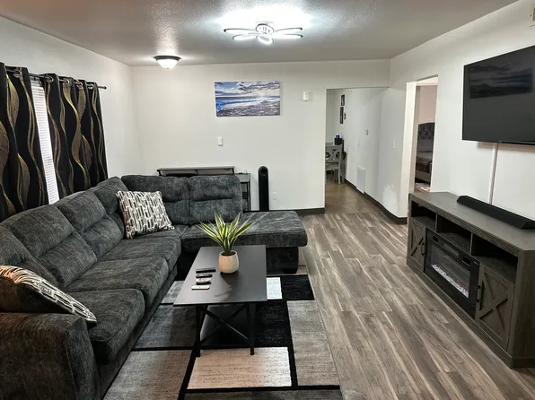 1000 Court St #1002, Burlington, IA 52601