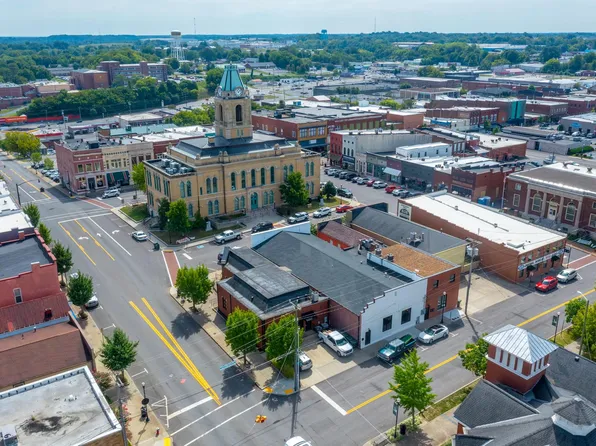 556 N Locust St #111, Springfield, TN 37172