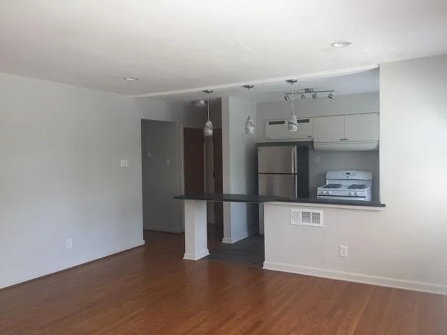 6925 Clifton Ave #2S — Photo 7