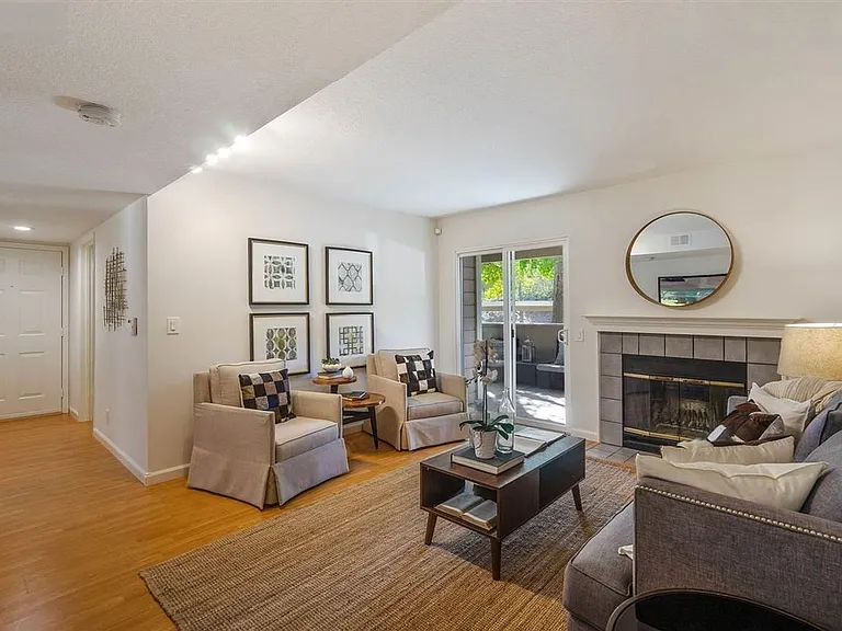 760 Canyon Oaks Dr #D — Photo 8