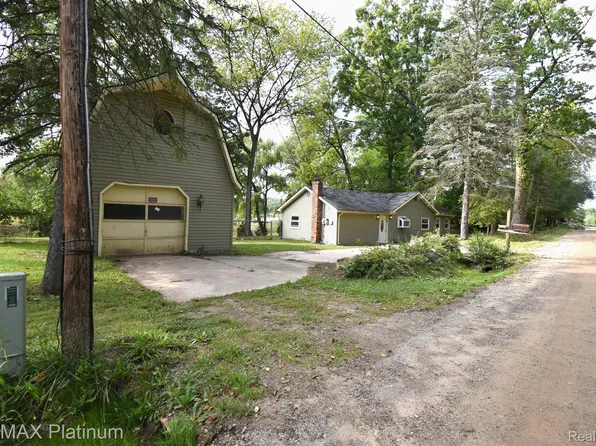 1744 Patterson St, Ortonville, MI 48462