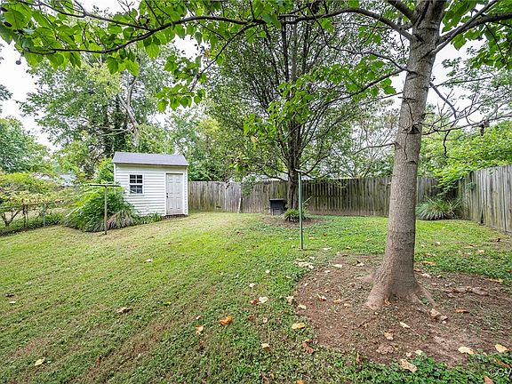 5th image of 2608 Fernhill Ave