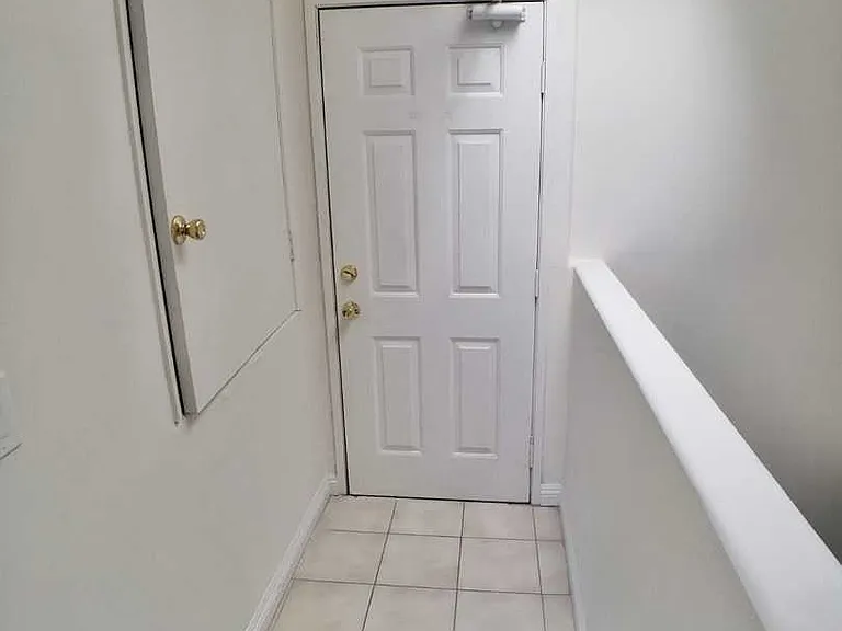 Moorpark St — Photo 6