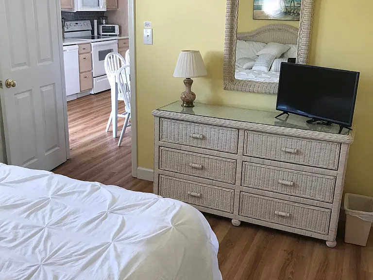 207 E Toledo Ave — Photo 17