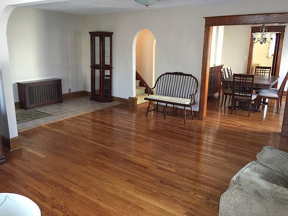 2nd image of 100 Ramblewood Ave
