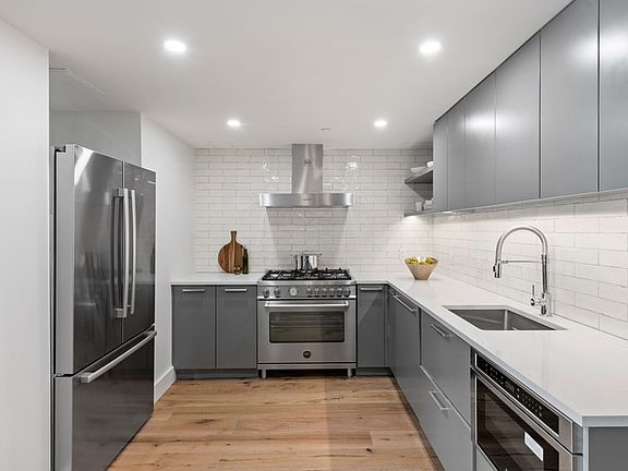 3rd image of 422 W 49th St #2A